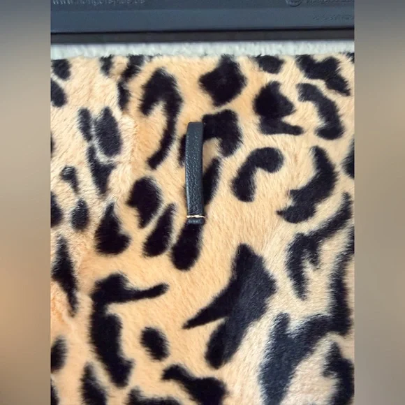 Leopard print coat skirt set, belted coat pocket side,slit skirt, plush print. - Picture 10 of 10